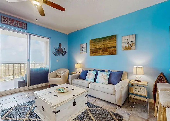 Quaint With Beautiful Gulf Views A Shared Pool Pool & Gym *