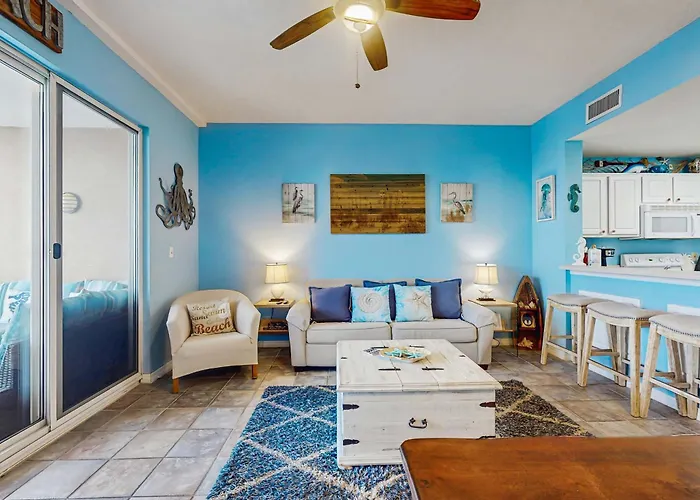Quaint With Beautiful Gulf Views A Shared Pool Pool & Gym Holiday home *
